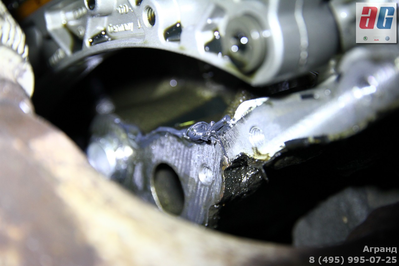 Устранение течи масла Volkswagen Touareg крышка. Туарег 3.6 стук из за ТНВД. Фольксваген Туарег ремонт двигателя фото.